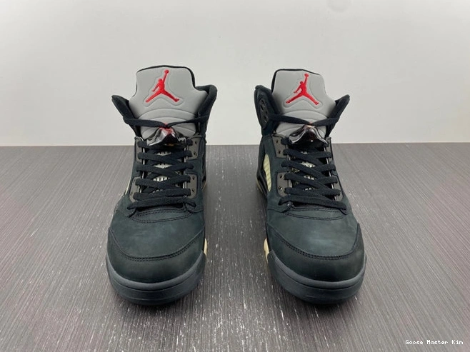 DR0092- 4001 Jordan SunProtective 5 Retro Off-Noir Gore-Tex 1028